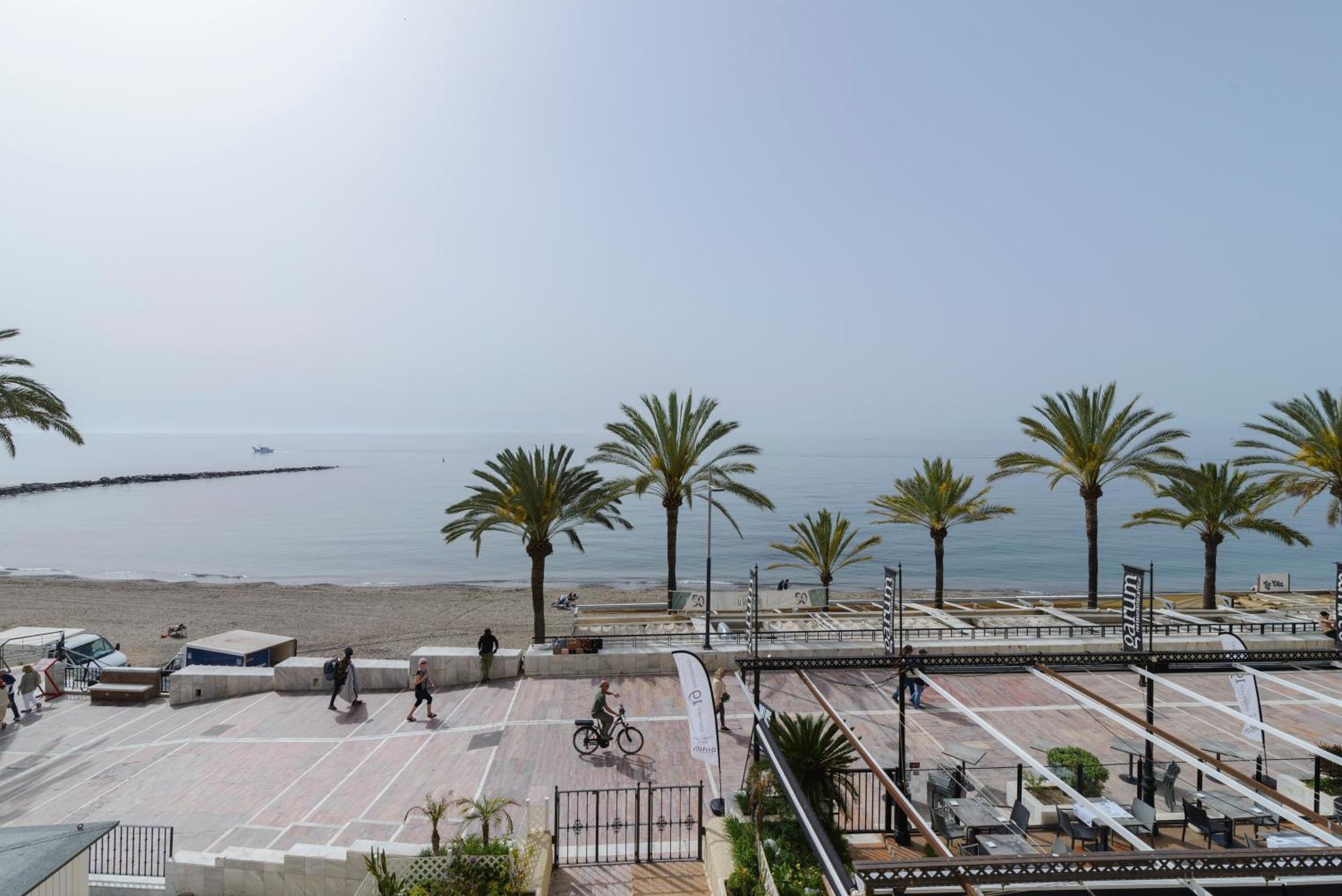 Sea Front Apartment In Marbella Center Экстерьер фото
