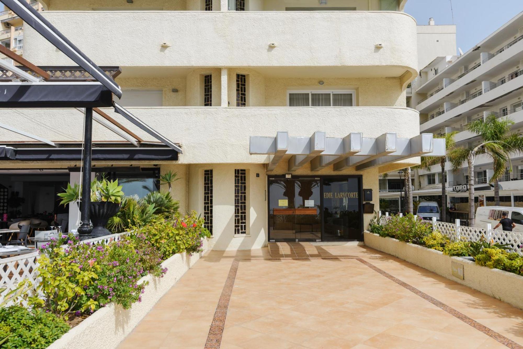 Sea Front Apartment In Marbella Center Экстерьер фото