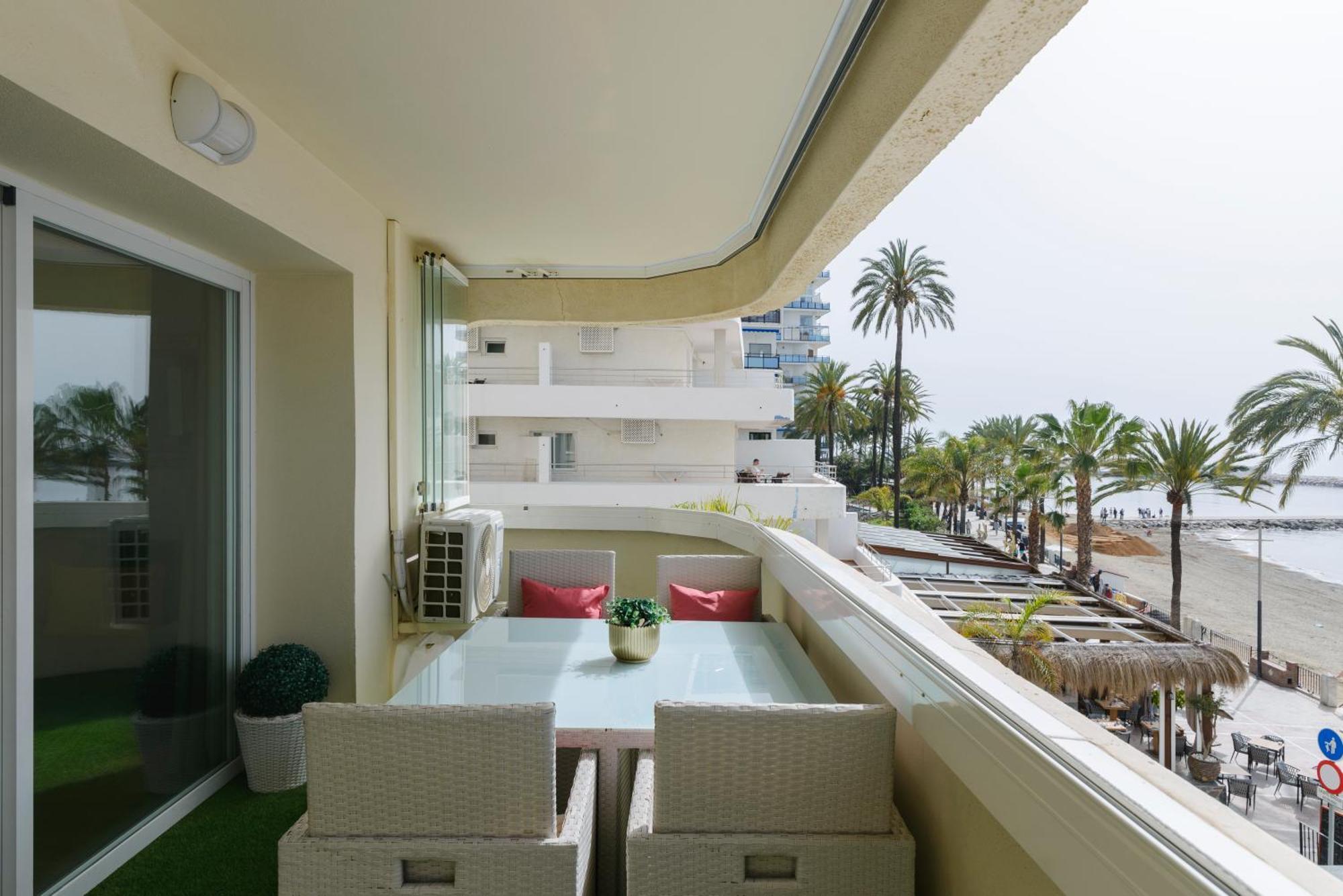Sea Front Apartment In Marbella Center Экстерьер фото